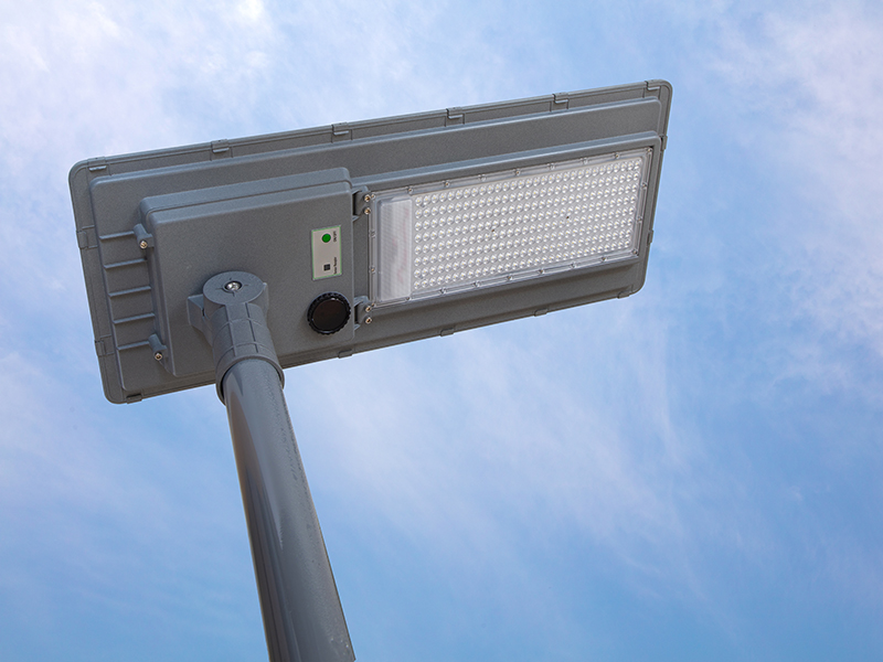 LEDソーラー蓄電式照明　THANKS R1